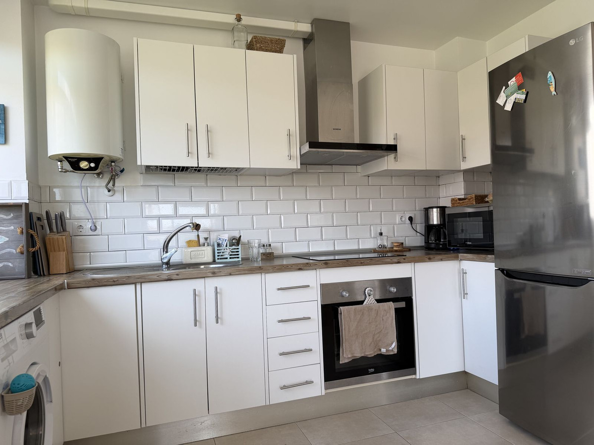 2 Bed Apartment for sale in Calahonda Costa Del Sol, Málaga, Spain