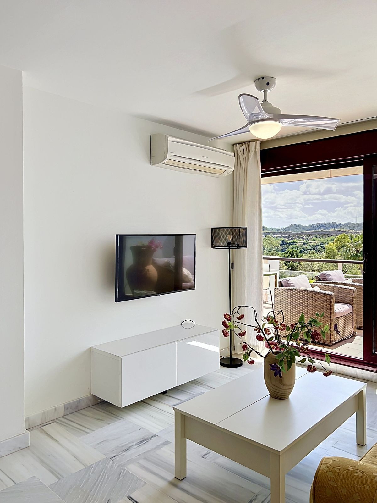 2 Bed Apartment for sale in Selwo Costa Del Sol, Málaga, Spain