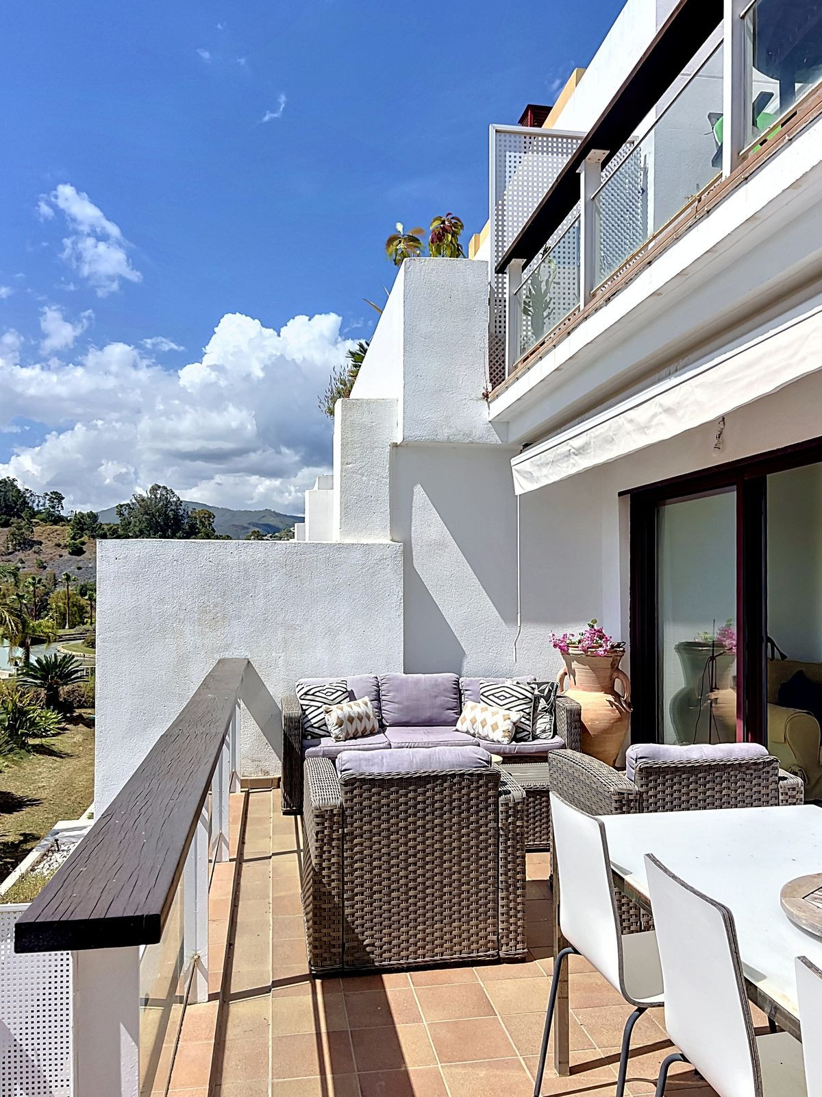2 Bed Apartment for sale in Selwo Costa Del Sol, Málaga, Spain