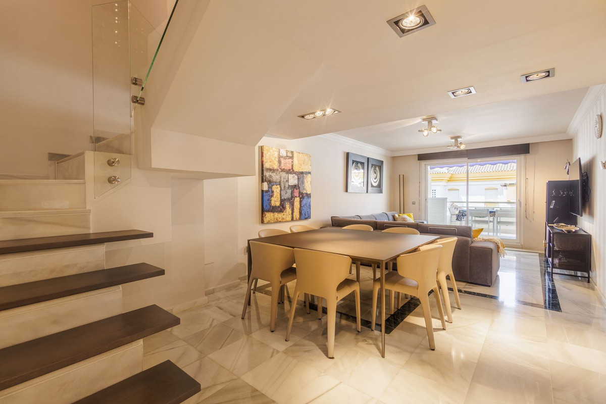 4 Bed Apartment for sale in Marbella Costa Del Sol, Málaga, Spain