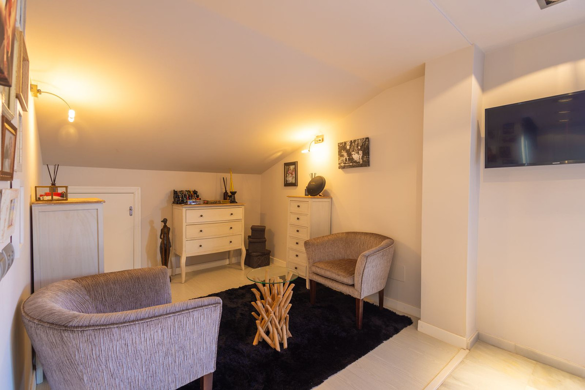 4 Bed Apartment for sale in Marbella Costa Del Sol, Málaga, Spain