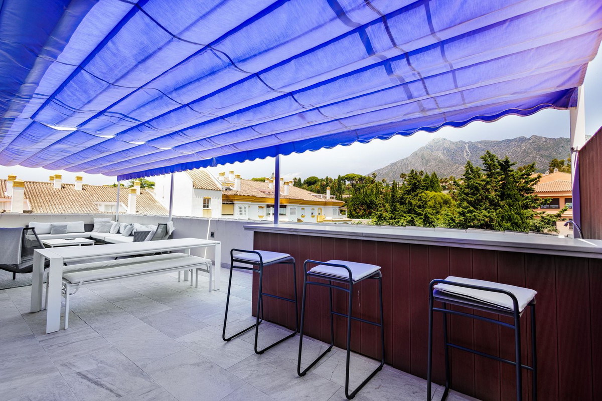 4 Bed Apartment for sale in Marbella Costa Del Sol, Málaga, Spain