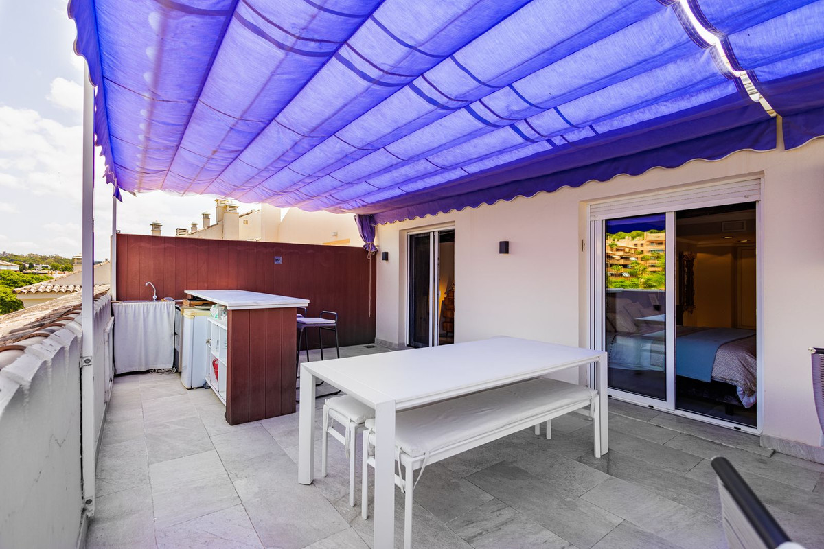 4 Bed Apartment for sale in Marbella Costa Del Sol, Málaga, Spain