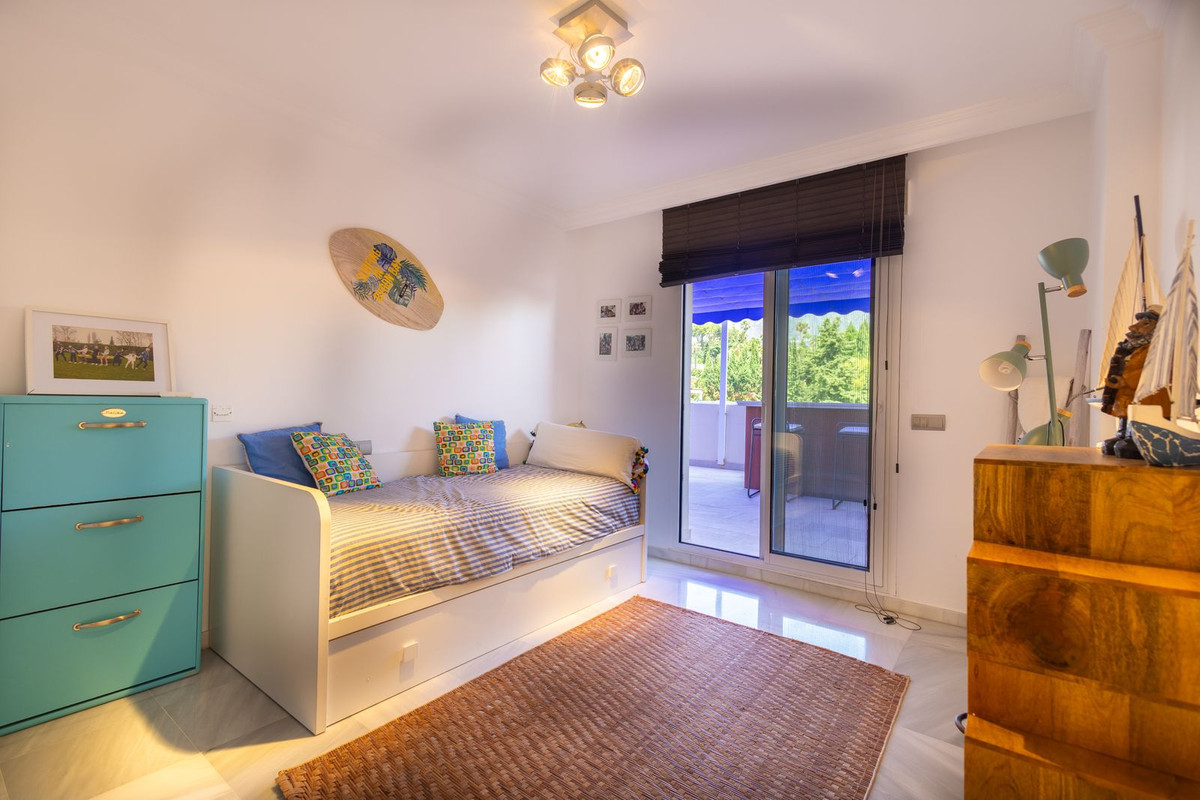 4 Bed Apartment for sale in Marbella Costa Del Sol, Málaga, Spain