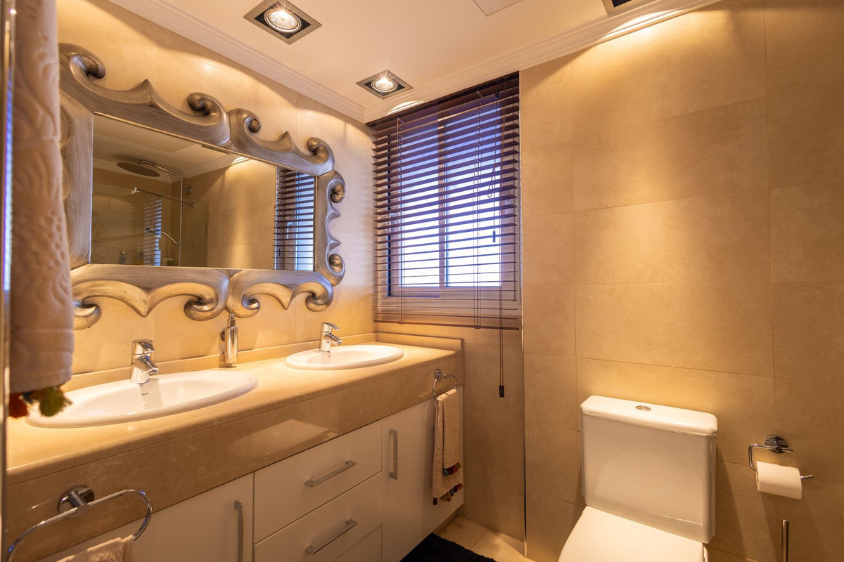 4 Bed Apartment for sale in Marbella Costa Del Sol, Málaga, Spain