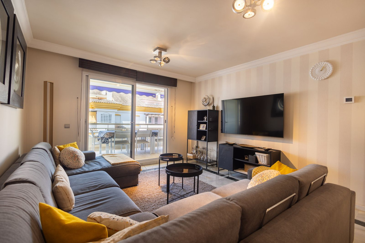 4 Bed Apartment for sale in Marbella Costa Del Sol, Málaga, Spain