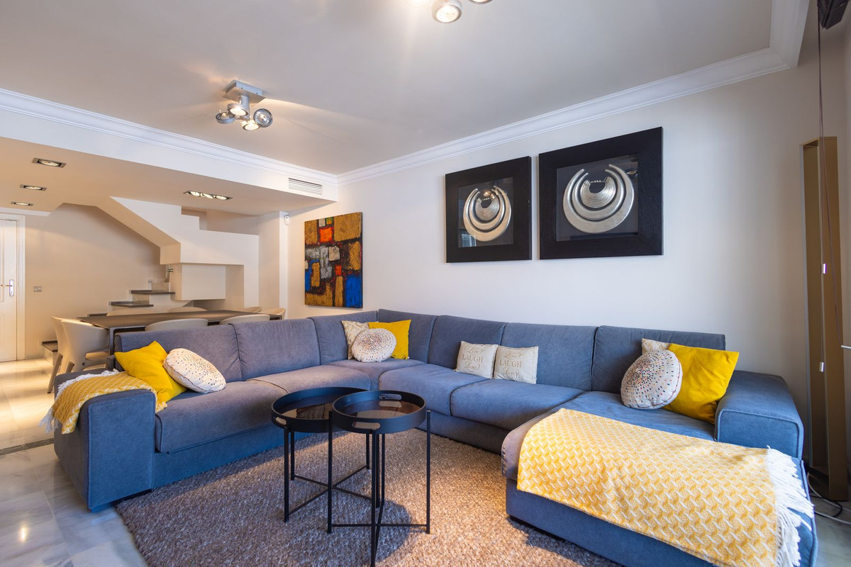 4 Bed Apartment for sale in Marbella Costa Del Sol, Málaga, Spain