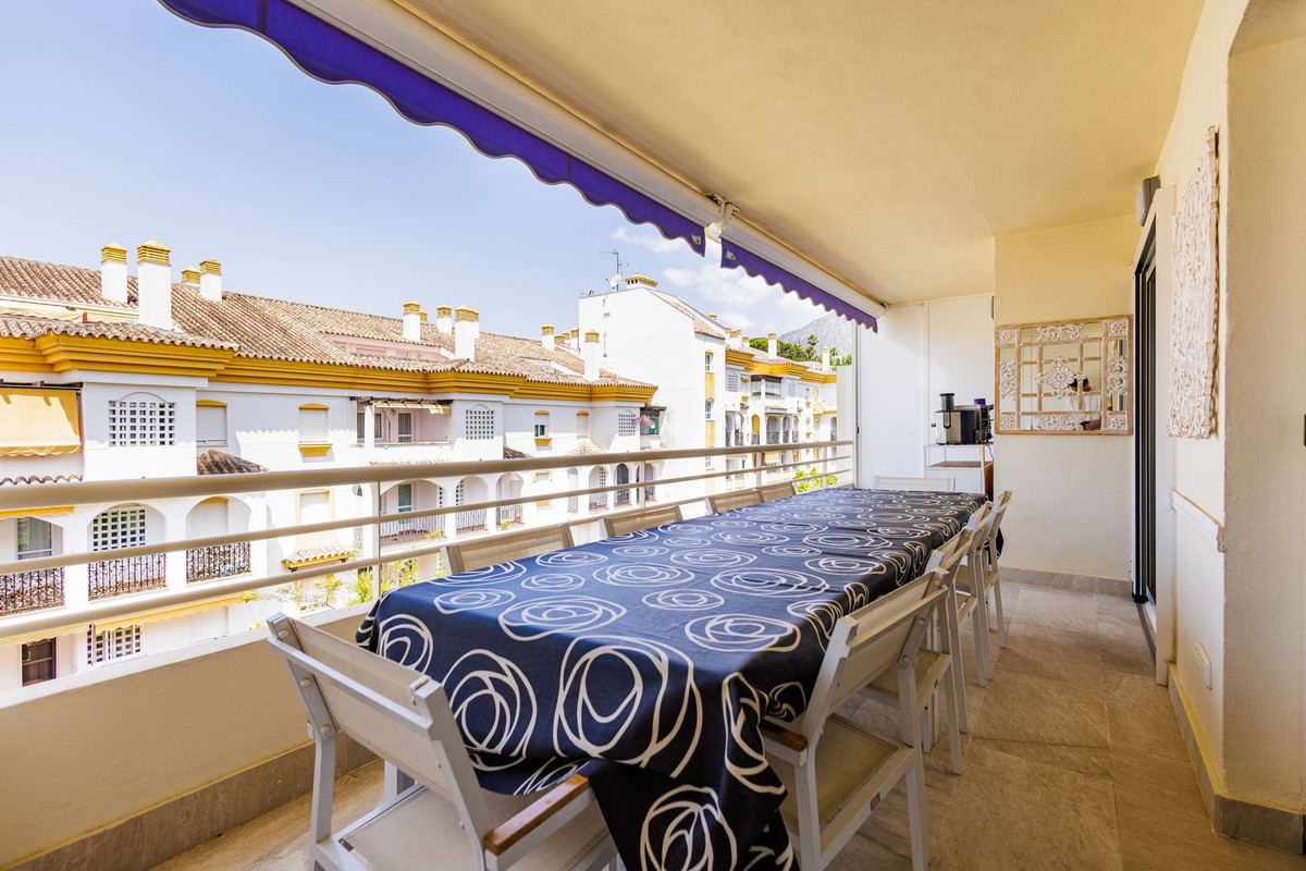 4 Bed Apartment for sale in Marbella Costa Del Sol, Málaga, Spain