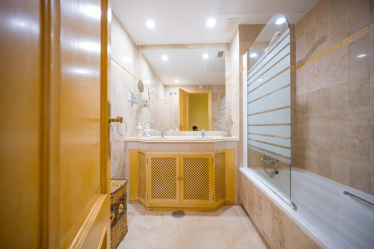 3 Bed Apartment for sale in El Rosario Costa Del Sol, Málaga, Spain