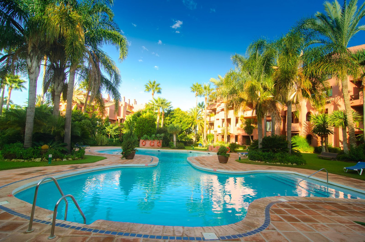 3 Bed Apartment for sale in El Rosario Costa Del Sol, Málaga, Spain