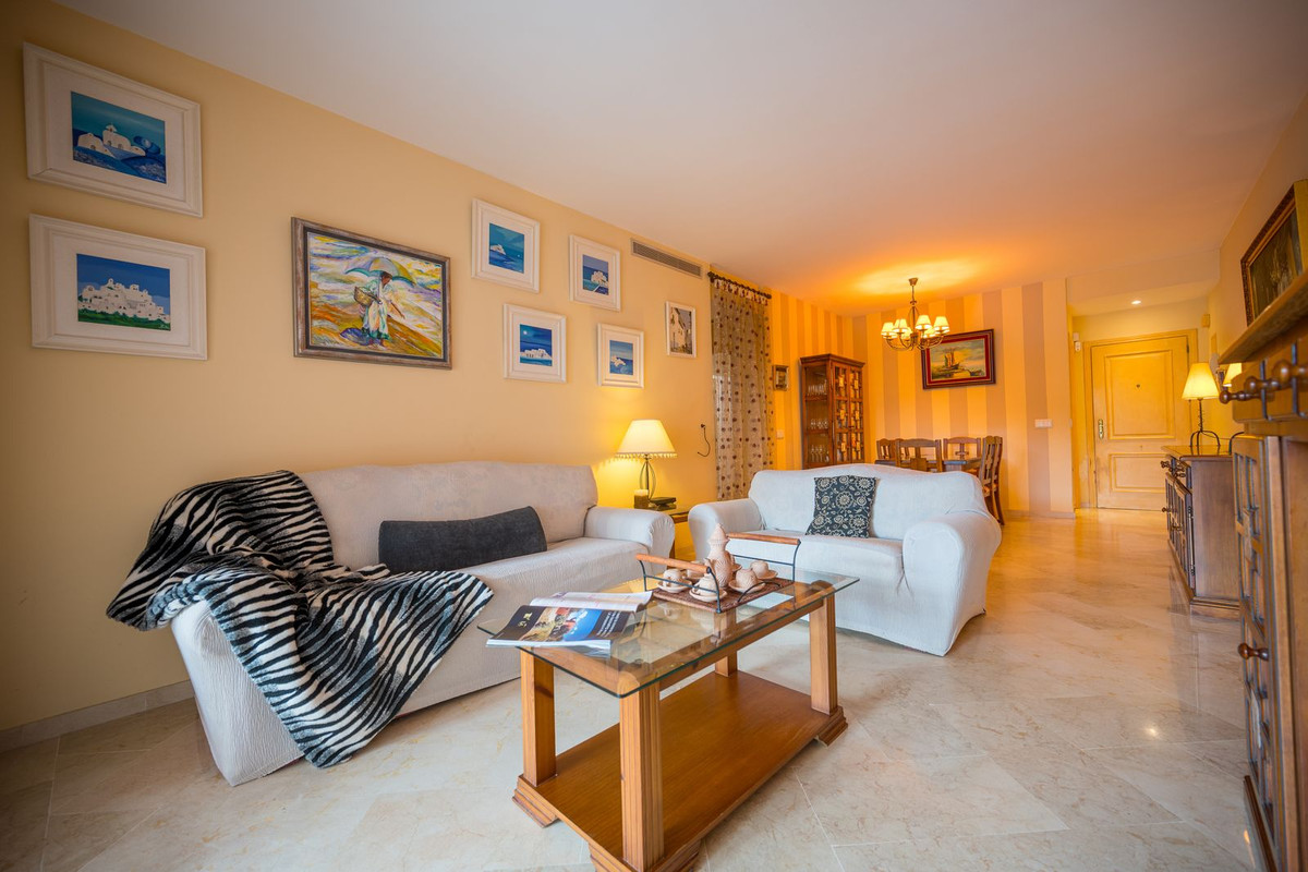 3 Bed Apartment for sale in El Rosario Costa Del Sol, Málaga, Spain