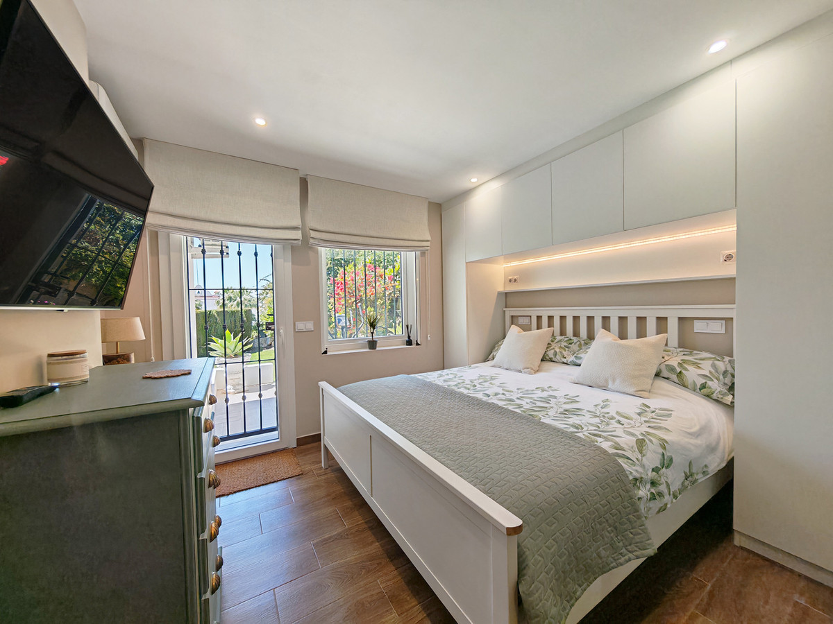 4 Bed Townhouse for sale in Calahonda Costa Del Sol, Málaga, Spain