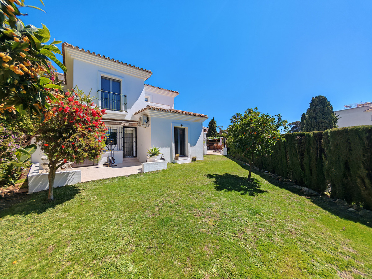 4 Bed Townhouse for sale in Calahonda Costa Del Sol, Málaga, Spain