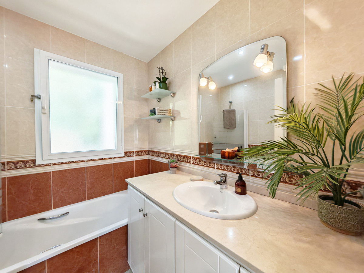 4 Bed Townhouse for sale in Calahonda Costa Del Sol, Málaga, Spain