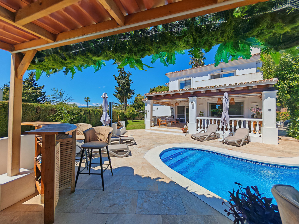 4 Bed Townhouse for sale in Calahonda Costa Del Sol, Málaga, Spain
