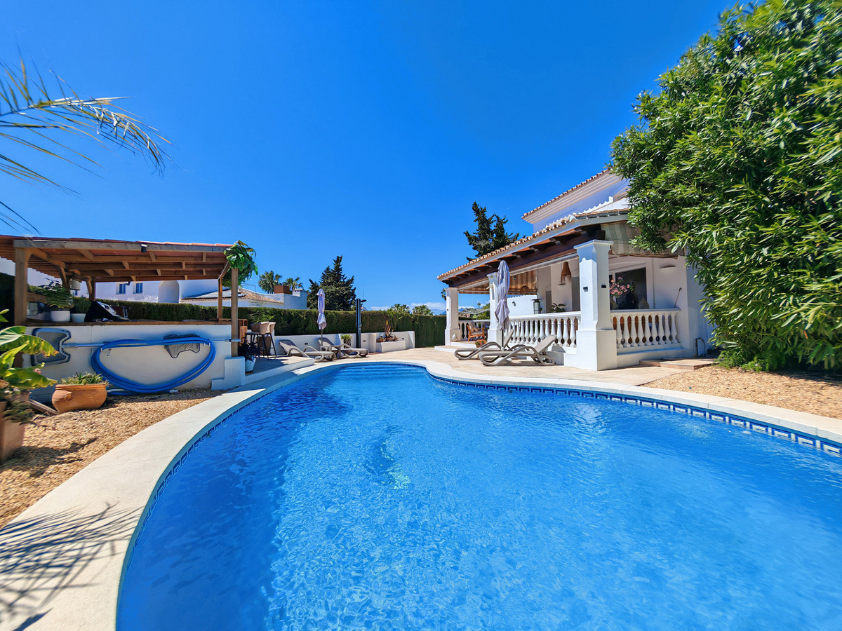 4 Bed Townhouse for sale in Calahonda Costa Del Sol, Málaga, Spain