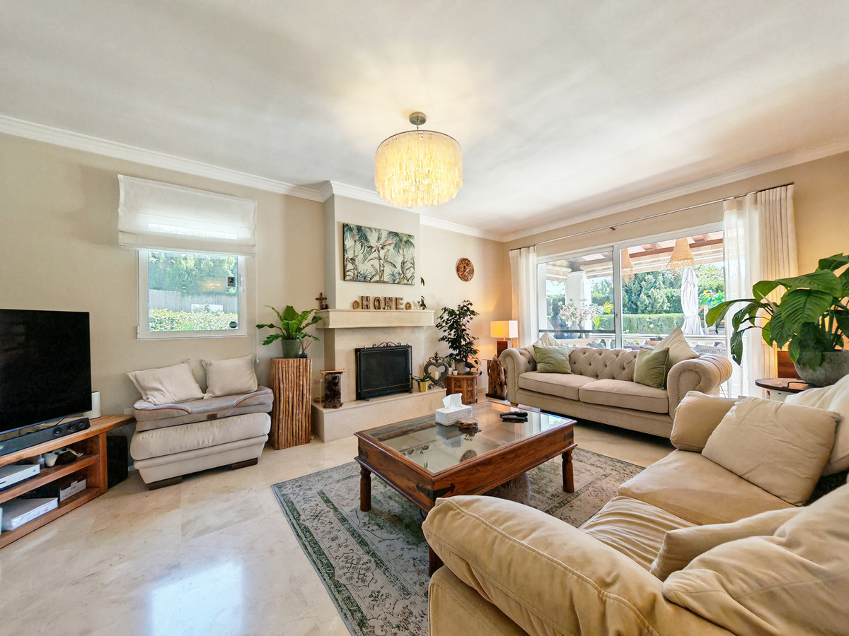 4 Bed Townhouse for sale in Calahonda Costa Del Sol, Málaga, Spain