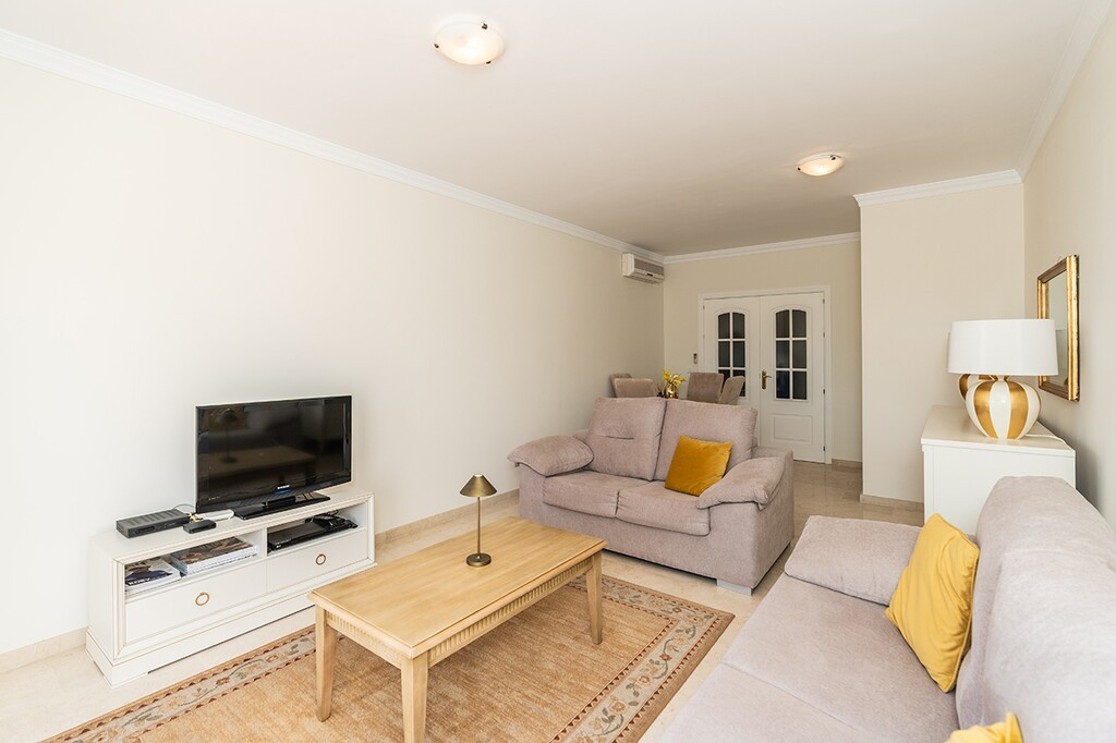 2 Bed Apartment for sale in Marbella Costa Del Sol, Málaga, Spain