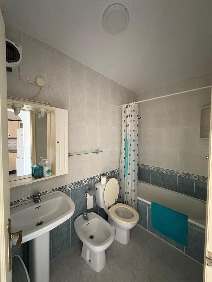 Se vende Apartamento Planta Media de 2 dormitorios en Costa Blanca, Alicante, España