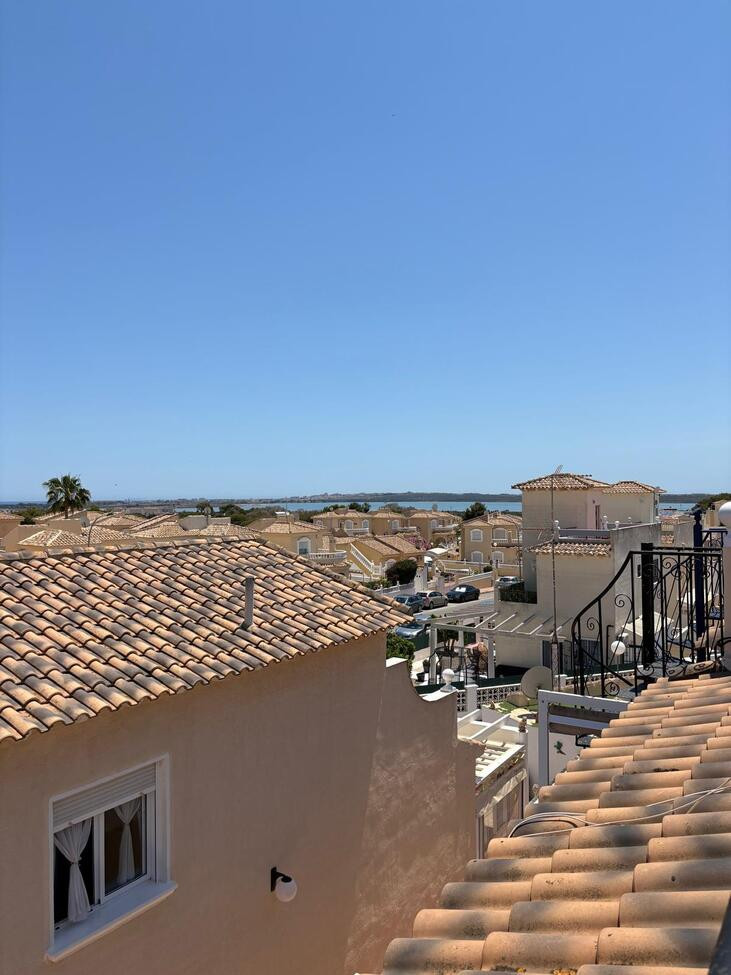 Se vende Apartamento Planta Media de 2 dormitorios en Costa Blanca, Alicante, España