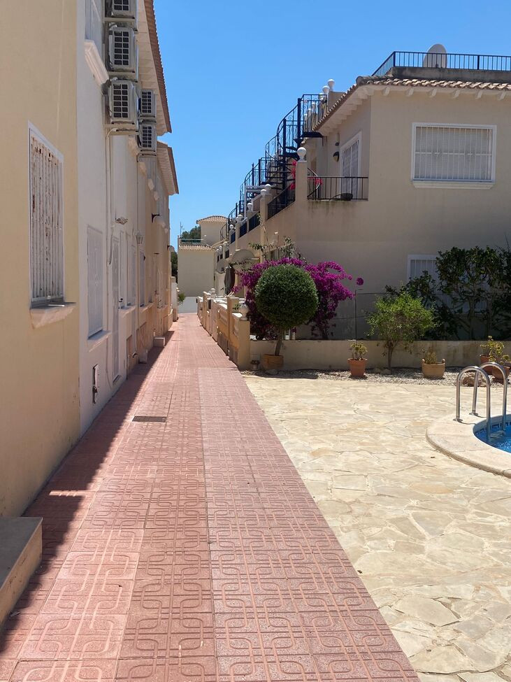 Se vende Apartamento Planta Media de 2 dormitorios en Costa Blanca, Alicante, España