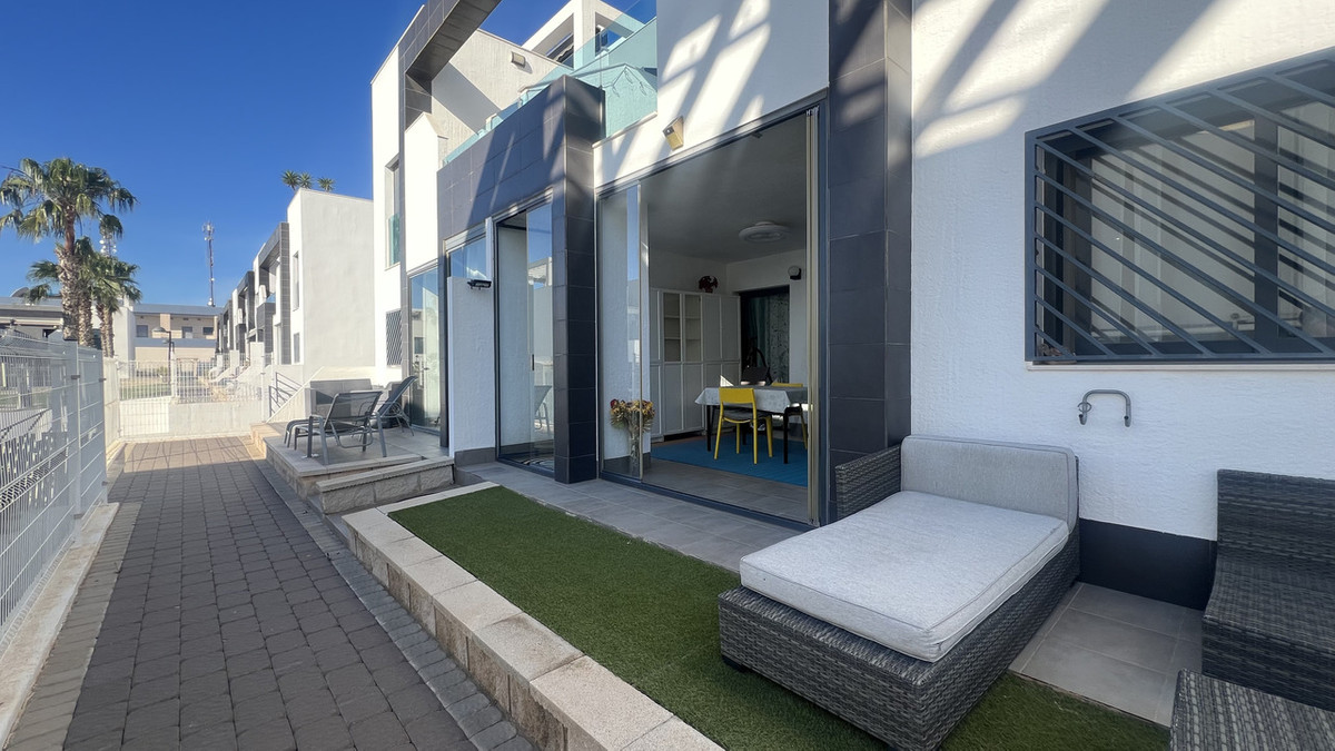 Se vende Apartamento Planta Baja de 2 dormitorios en Costa Blanca, Alicante, España