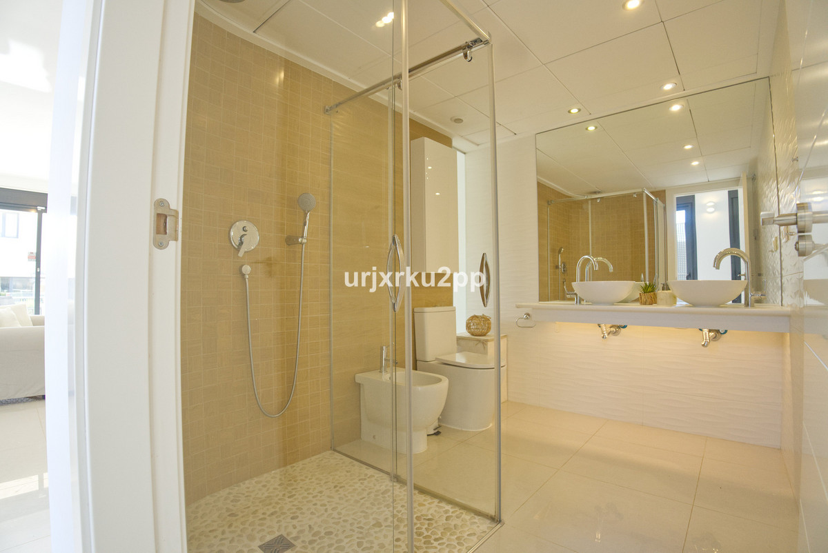 Se vende Adosada de 3 dormitorios en Costa Blanca, Alicante, España