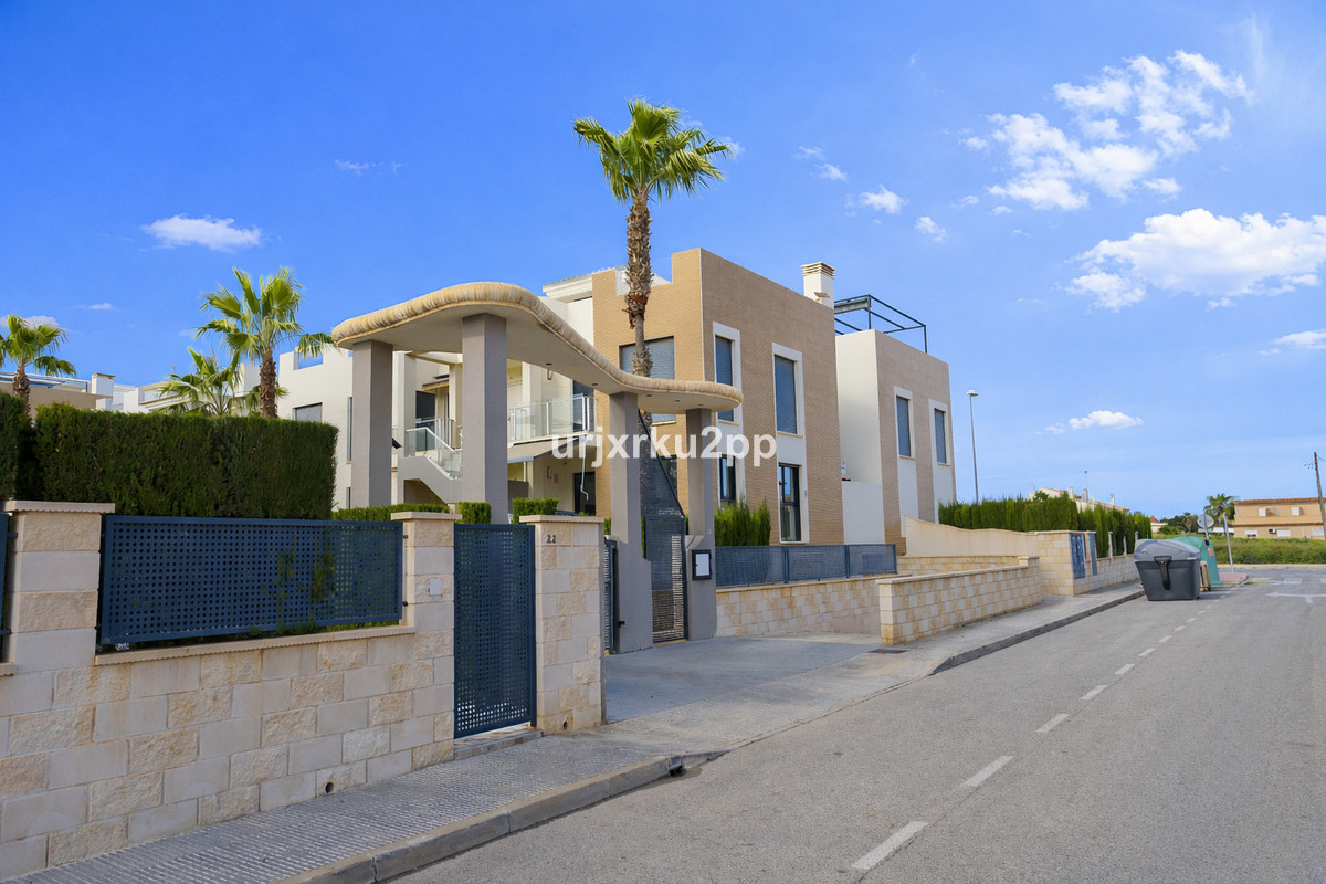 Se vende Adosada de 3 dormitorios en Costa Blanca, Alicante, España