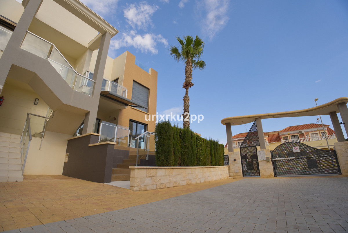 Se vende Adosada de 3 dormitorios en Costa Blanca, Alicante, España