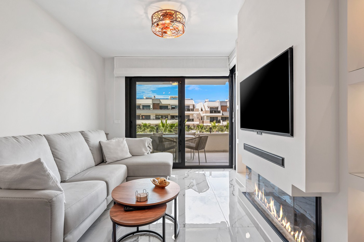 2 Bed Apartment for sale in Los Altos Costa Blanca, Alicante, Spain