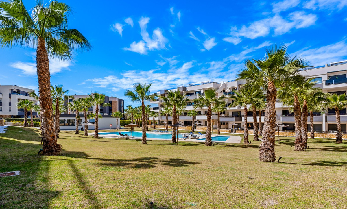 2 Bed Apartment for sale in Los Altos Costa Blanca, Alicante, Spain