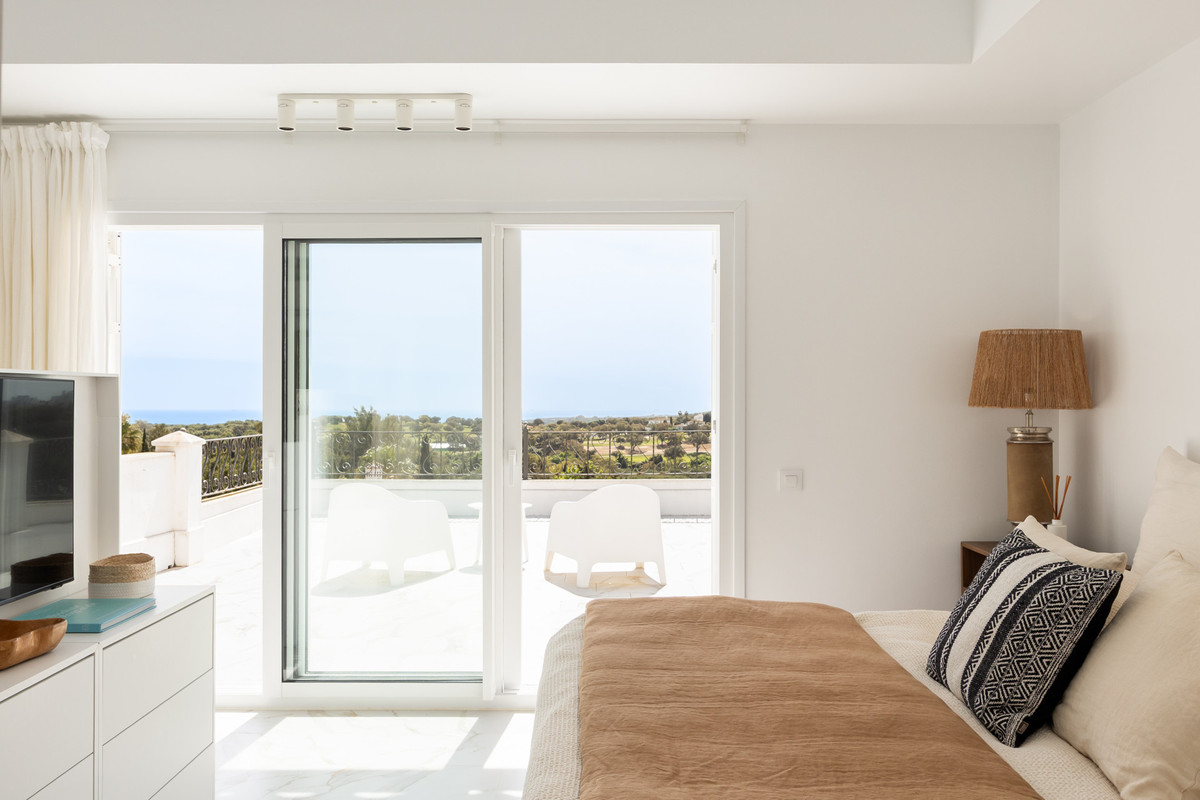 Se vende Villa - Chalet de 3 dormitorios en Costa Del Sol, Cadiz, España
