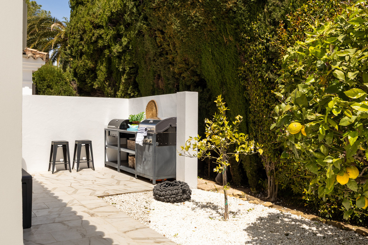 Se vende Villa - Chalet de 3 dormitorios en Costa Del Sol, Cadiz, España