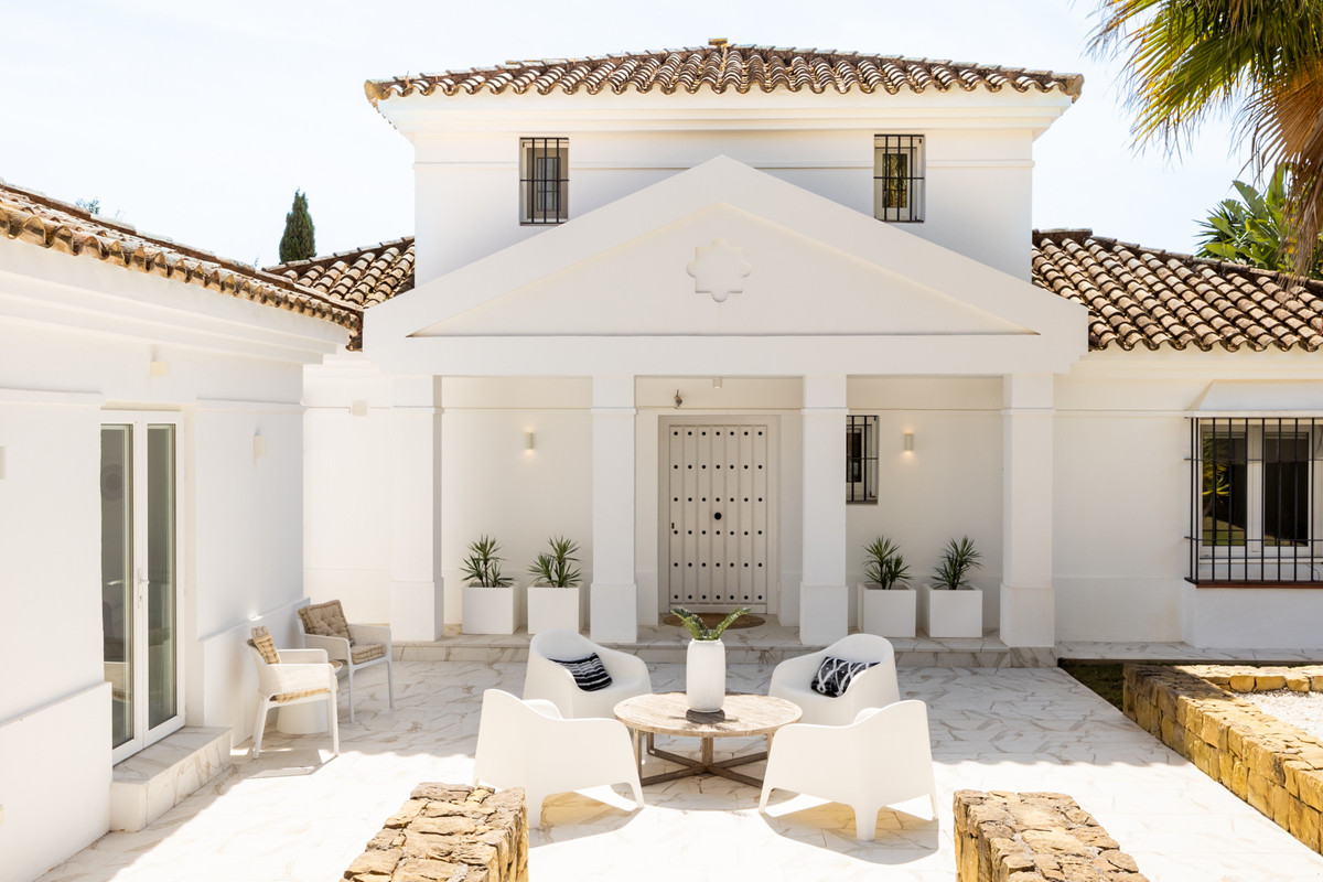 Se vende Villa - Chalet de 3 dormitorios en Costa Del Sol, Cadiz, España