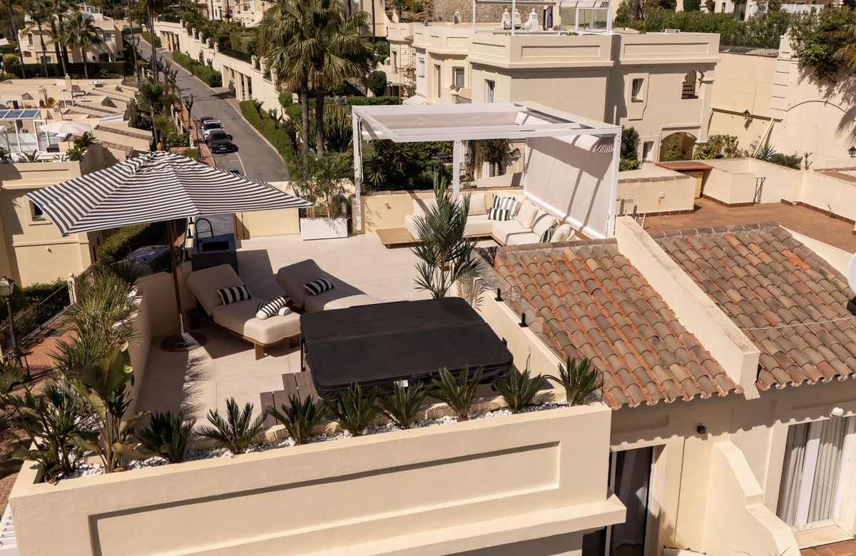 4 Bed Townhouse for sale in La Quinta Costa Del Sol, Málaga, Spain