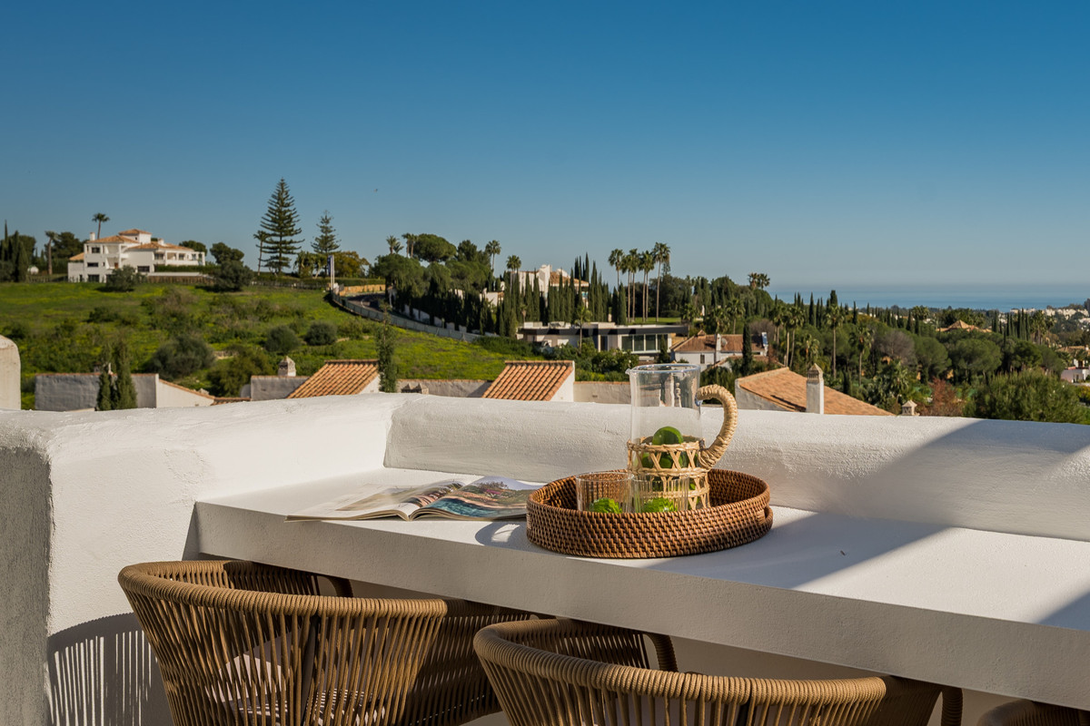 3 Bed Apartment for sale in Nueva Andalucía Costa Del Sol, Málaga, Spain