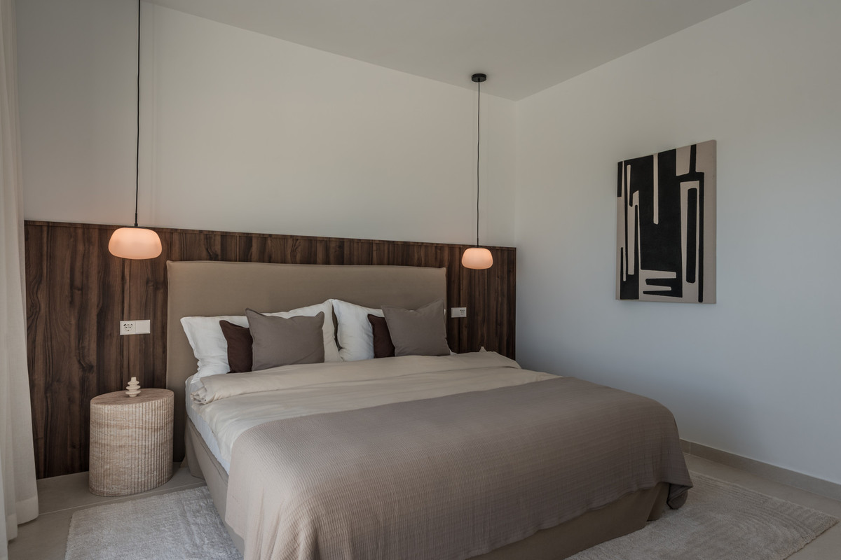3 Bed Apartment for sale in Nueva Andalucía Costa Del Sol, Málaga, Spain