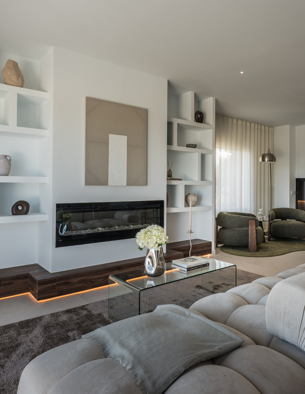 3 Bed Apartment for sale in Nueva Andalucía Costa Del Sol, Málaga, Spain