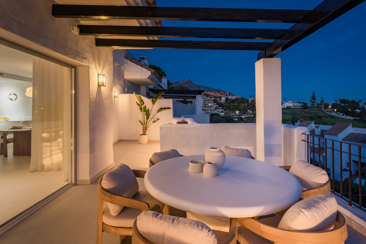 3 Bed Apartment for sale in Nueva Andalucía Costa Del Sol, Málaga, Spain