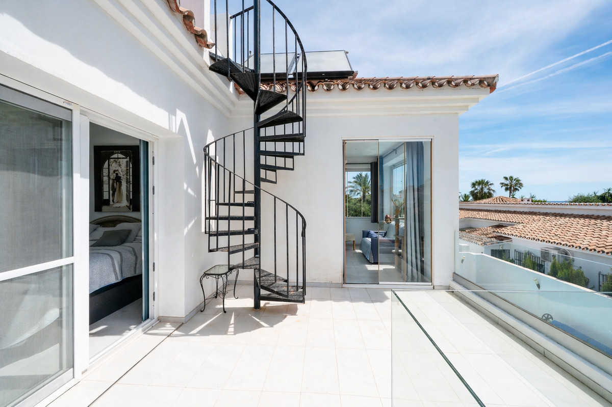 3 Bed Townhouse for sale in Estepona Costa Del Sol, Málaga, Spain