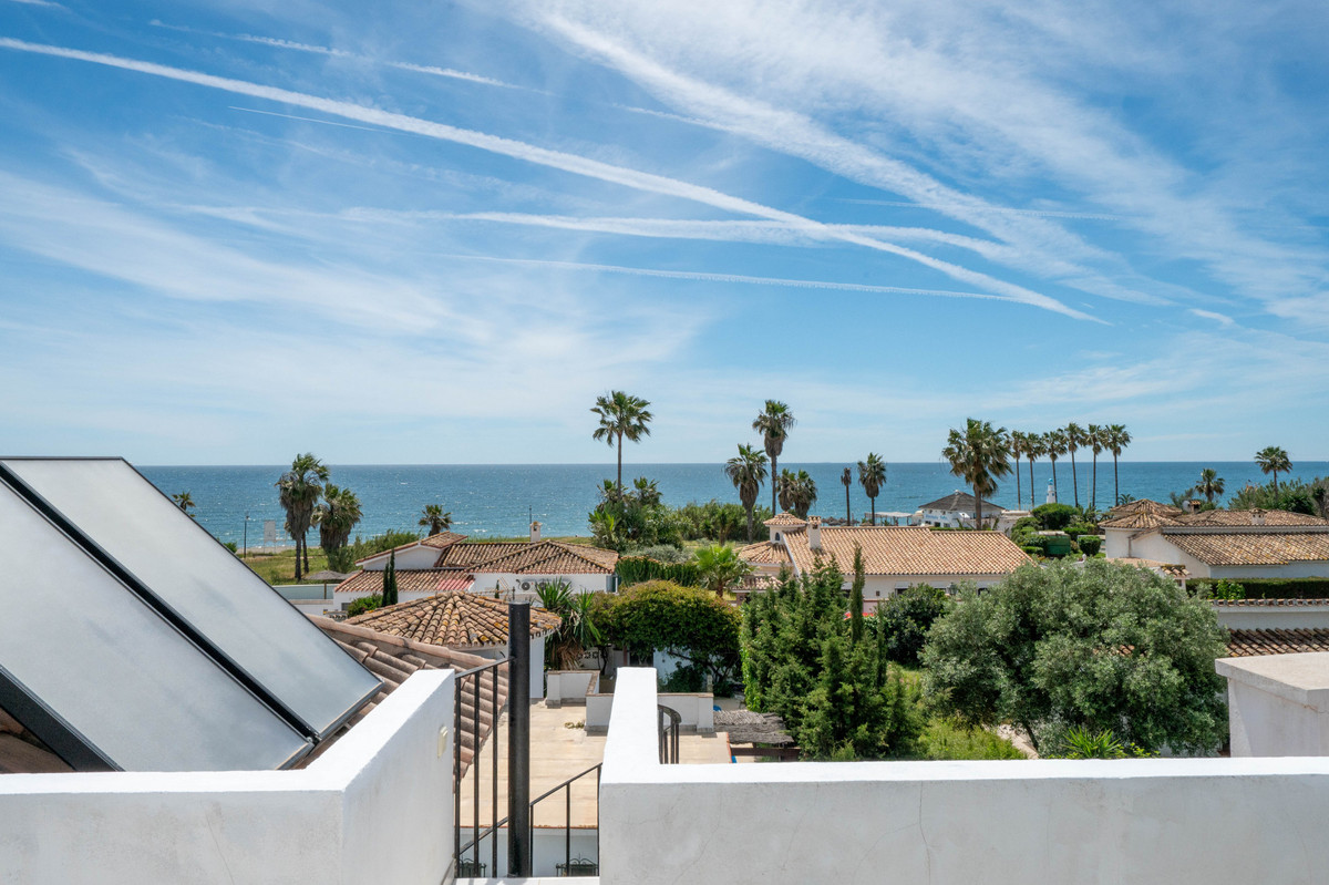 3 Bed Townhouse for sale in Estepona Costa Del Sol, Málaga, Spain