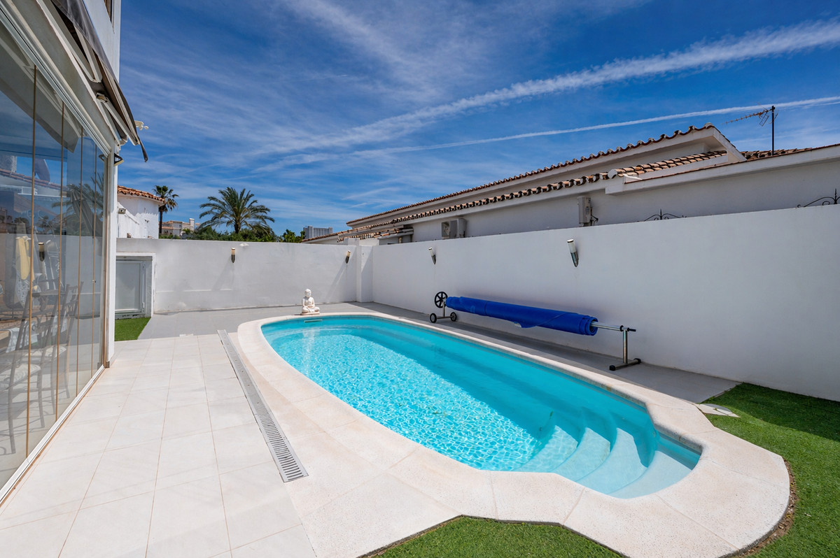3 Bed Townhouse for sale in Estepona Costa Del Sol, Málaga, Spain