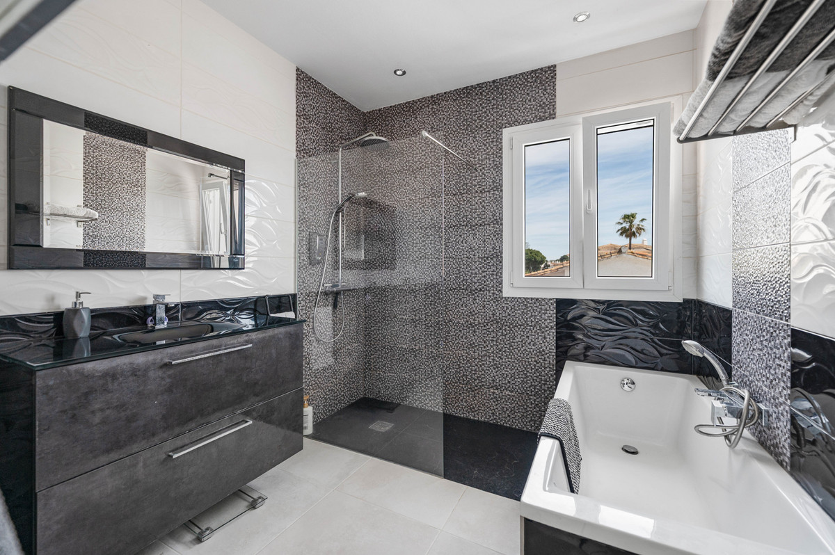 3 Bed Townhouse for sale in Estepona Costa Del Sol, Málaga, Spain