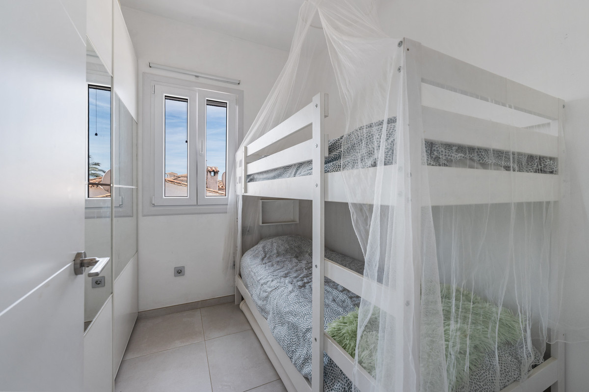3 Bed Townhouse for sale in Estepona Costa Del Sol, Málaga, Spain