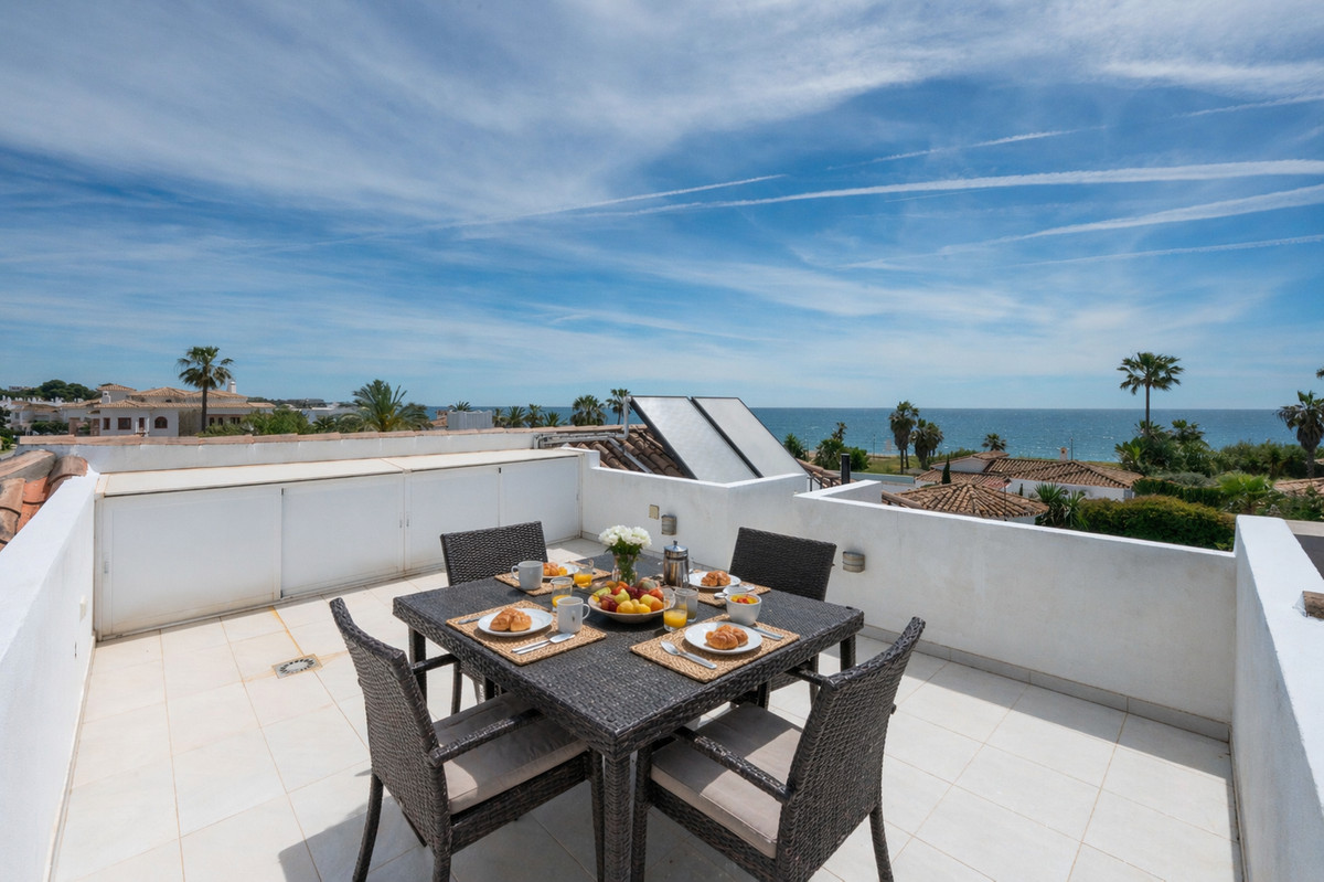 3 Bed Townhouse for sale in Estepona Costa Del Sol, Málaga, Spain