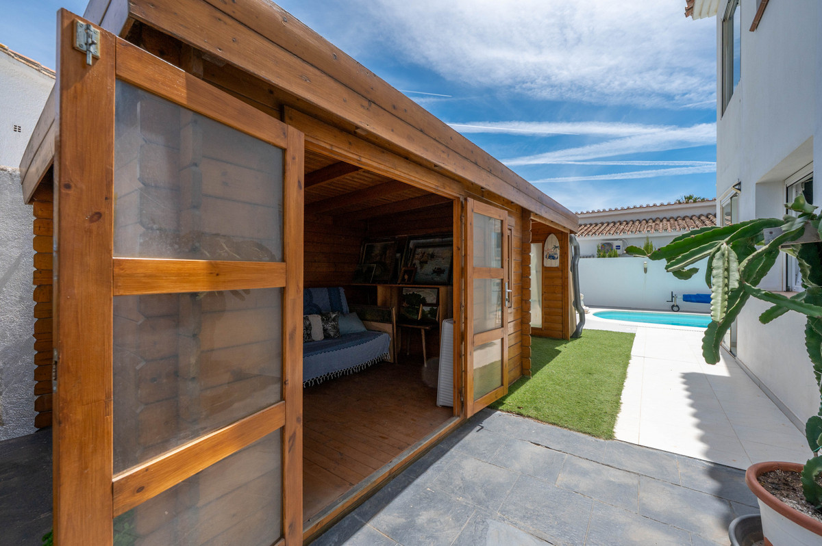 3 Bed Townhouse for sale in Estepona Costa Del Sol, Málaga, Spain