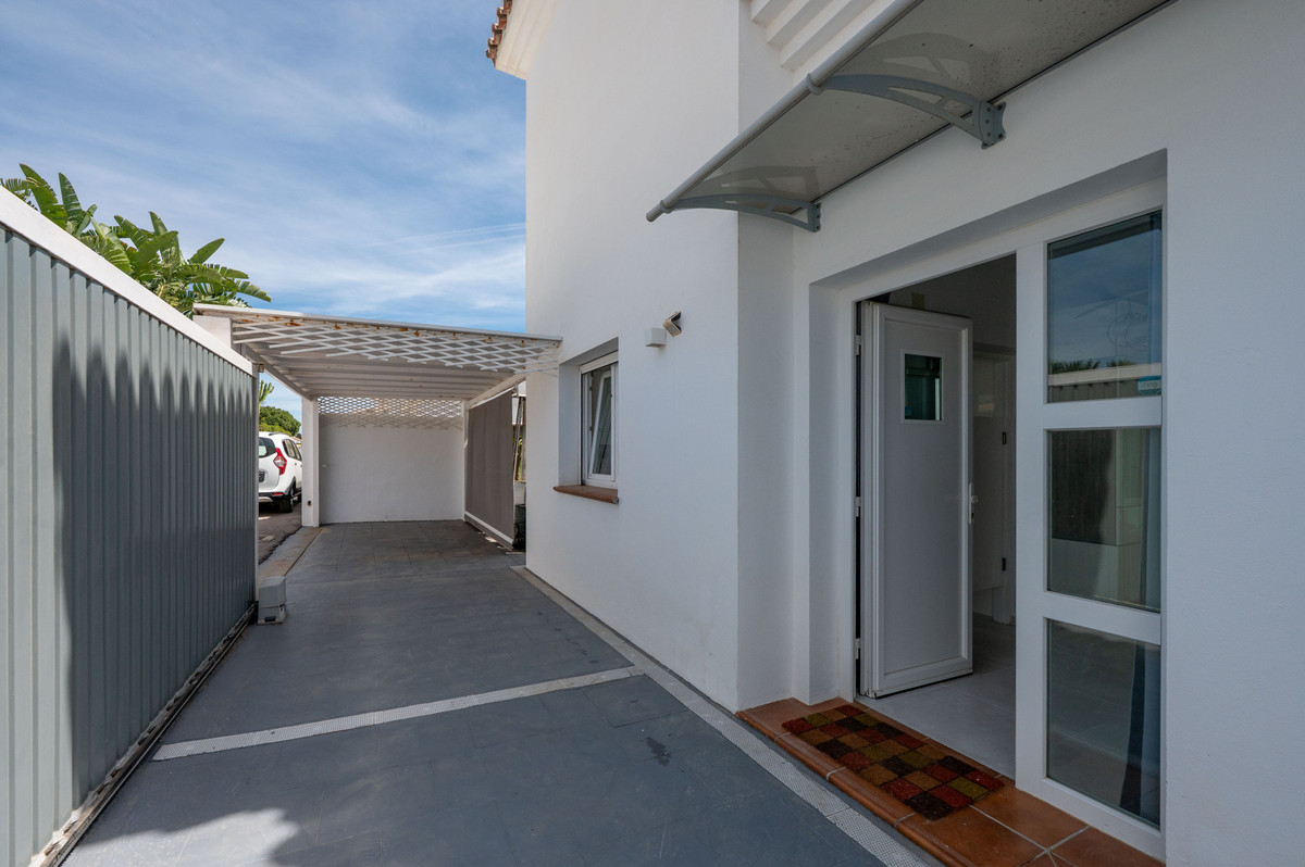 3 Bed Townhouse for sale in Estepona Costa Del Sol, Málaga, Spain