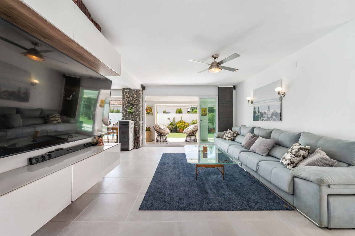 3 Bed Townhouse for sale in Estepona Costa Del Sol, Málaga, Spain