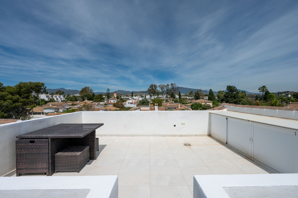3 Bed Townhouse for sale in Estepona Costa Del Sol, Málaga, Spain