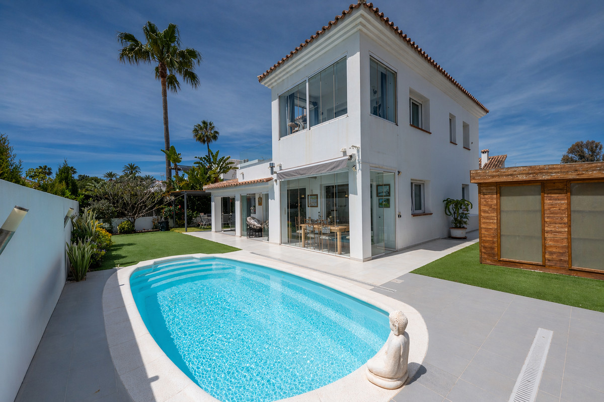 3 Bed Townhouse for sale in Estepona Costa Del Sol, Málaga, Spain